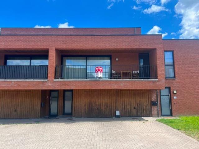 Triplex met 1 slaapkamer en terras in het centrum van Alken