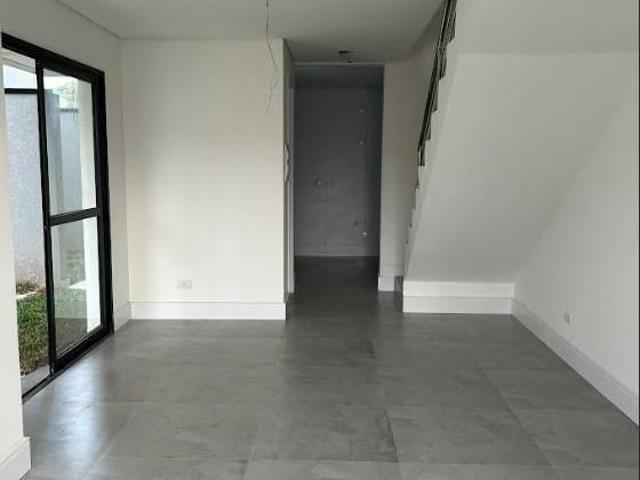Triplex NÃO geminado com terraço no Xaxim