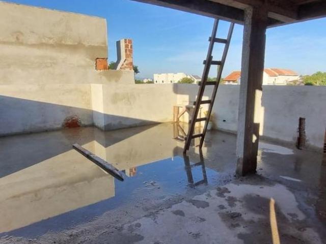 Triplex NÃO geminado no Boqueirão