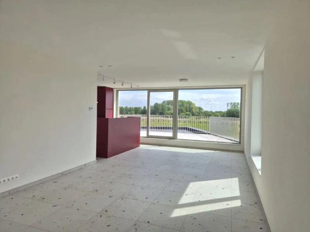 Triplex nieuwbouwappartement met 2 slaapkamers 2 terrassen