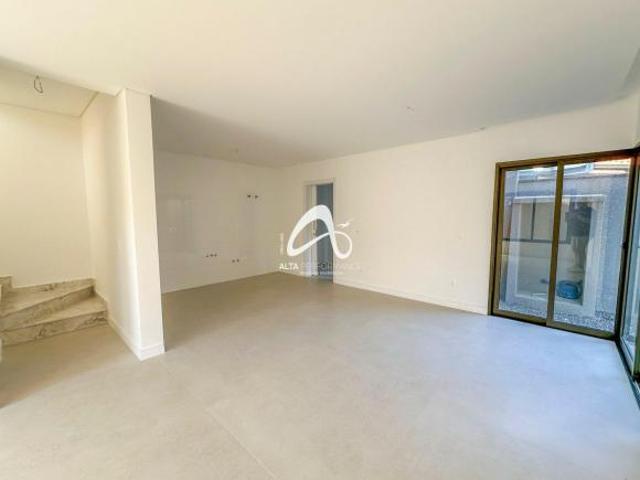 Triplex Novo em Condomínio • Jardim das Américas