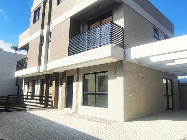 TRIPLEX A VENDA NO BAIRRO JARDIM DAS AMÉRICAS, EM CONDOMÍNIO