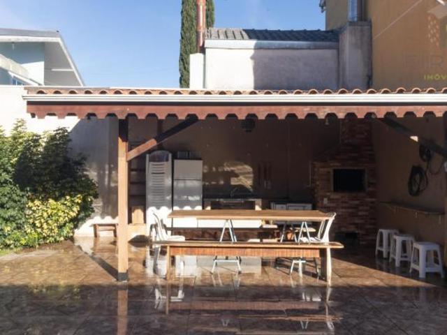 Triplex C/5 Quartos, amplo terreno de 200m2 Ensolarado