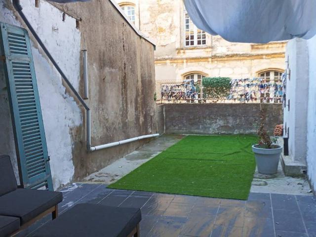 triplex centre bourg sur gironde 93 m2 164 utile