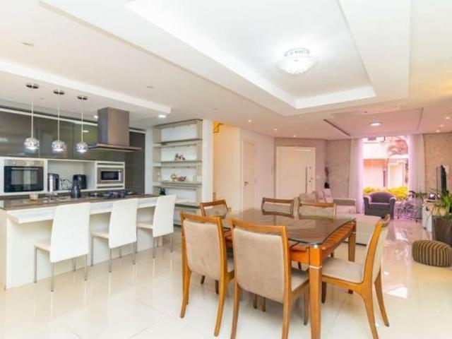 TRIPLEX DE ALTO PADRÃO COM 3 SUÍTES, EM CONDOMÍNIO FECHADO NO BOQUEIRÃO R$1.295.000.00