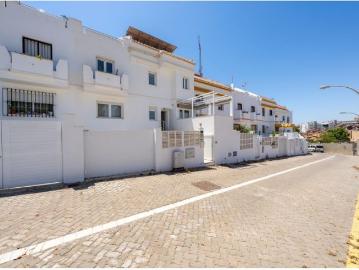Tríplex de 224 m2 con solárium, bodega con chimenea y una terraza de ensueño bajo la buganvilla