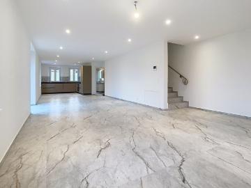 Triplex dexception dans une ancienne ferme rénovée Vucherens
