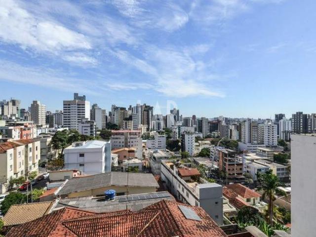 Triplex Exclusivo de 347 m² no São Lucas | 6 Quartos | 2 Suítes | 8 Vagas