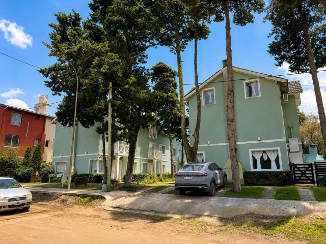 Triplex en alquiler de verano en Pinamar para 6 personas | tres dormitorios | patio privado