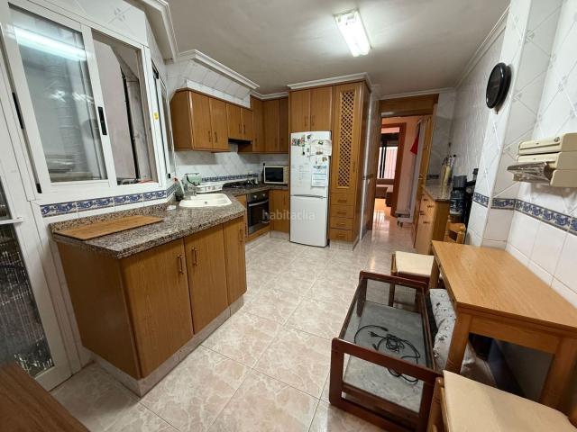 Tríplex en venta en Onda. finca distribuida en dos viviendas independientes, la primera de 1 dormitorio y la segunda duplex con terraza grande y lavadero. Tríplex.
