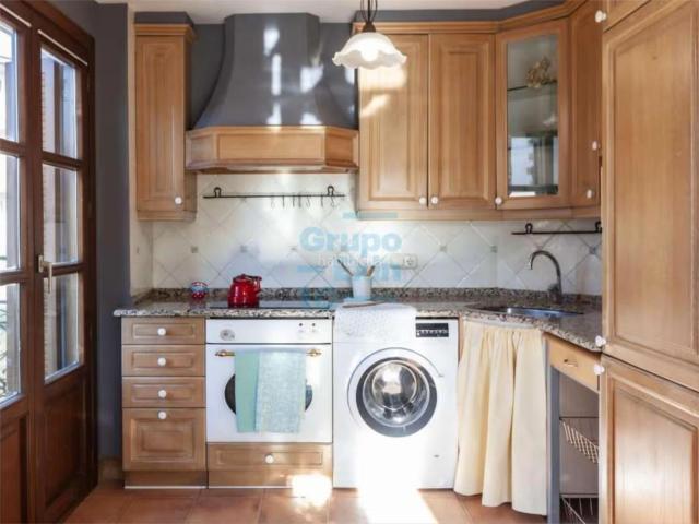 Tríplex en venta en Zarautz. Casa adosada en venta en Maria Etxetxiki kalea, 10, Zarautz. Tríplex.