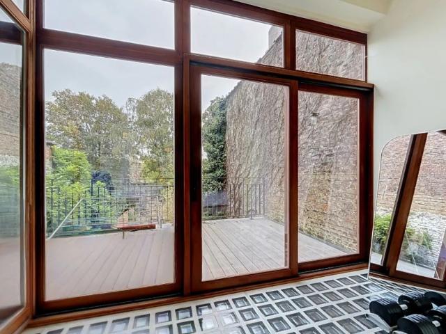 Triplex for rent, Vorst