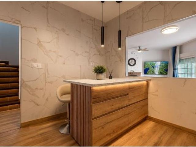 Tríplex junto al campo de golf de La Envía, con terrazas, piscina y garaje privado