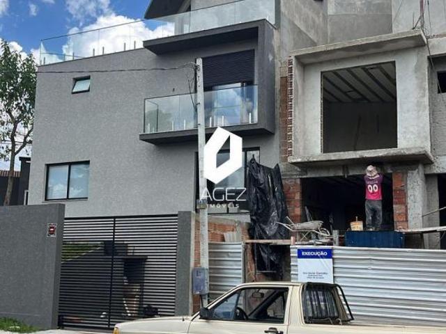 TRIPLEX LUXO COM 3 SUÍTES E 3 VAGAS DE GARAGEM