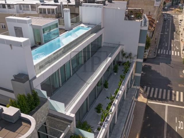 Triplex Penthouse T4 Contemporânea nas Avenidas Novas, Lisboa