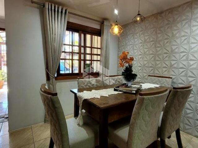 Triplex semimobiliado, com 02 dormitórios no bairro Renascença