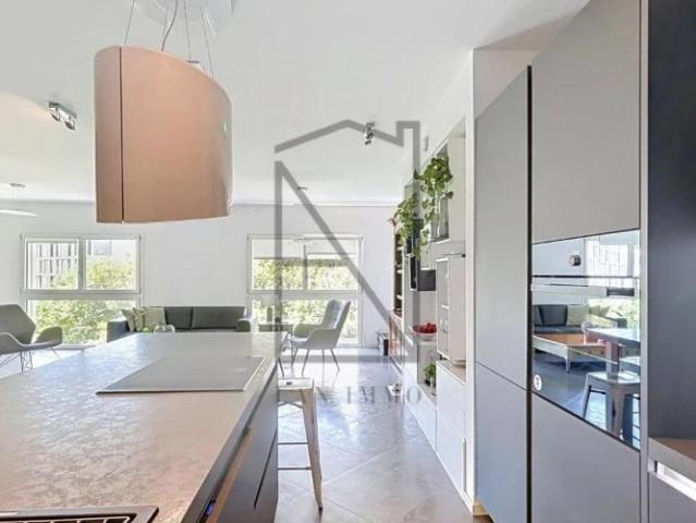 Triplex Wohnung 5.5 Zimmer mit separatem Bereich, nahe See und EPFL