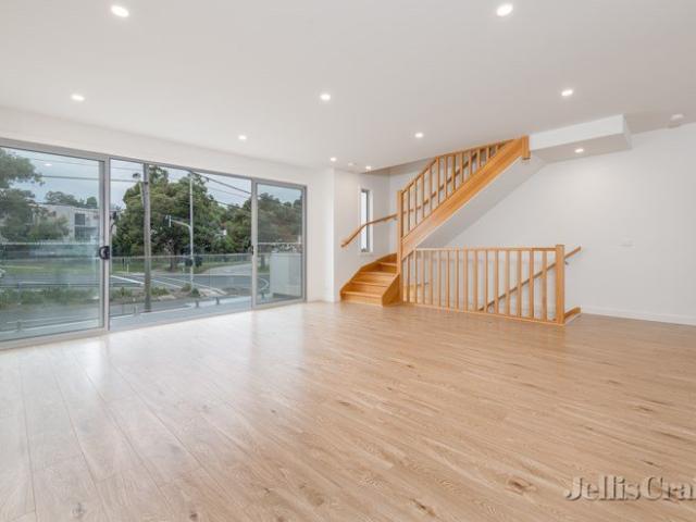 Triple Level Modern Townhouse