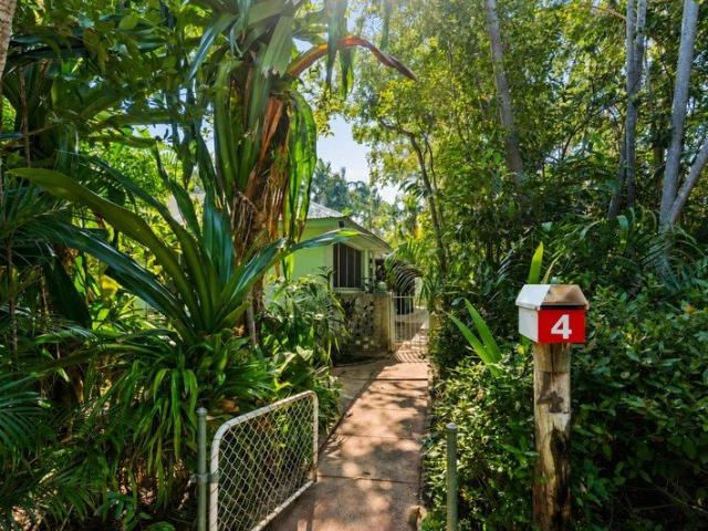 Triple Residence Oozing Potential Bring Your Paint Brush