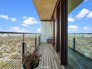 Triiiple Tower/ Exklusives Wohnen über den Dächern Wiens/ Pool/ Terrasse