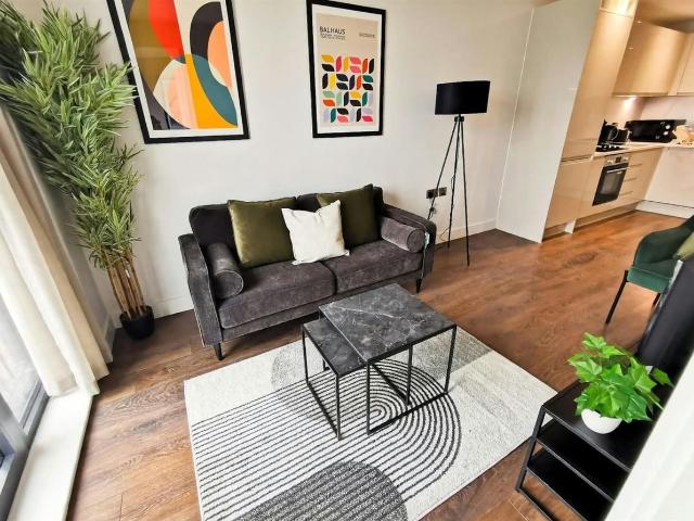 Triskelion Way, Liverpool L3, 1 bed flat to rent, £1,000 pcm | PrimeLocation