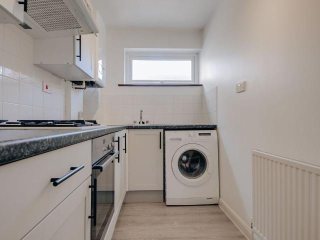 Tristan Lodge, Bushey Grove Road, Bushey WD23, 2 bed flat to rent, £1,700 pcm | PrimeLocation