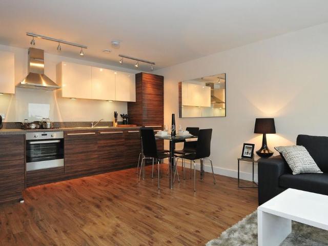 TRS Apartments, Southall, UB2 2 bed flat to rent £1,800 pcm £415 pw