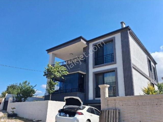 Truva/şerif'ten Yakakent'te Denize Nazır Satılık Villa