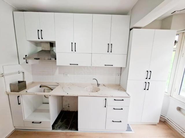 Truva/ Galip Olgun'dan Fener Tramvay Durağı Karşısı Kiralık 2+1