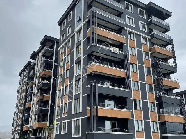 Truva / Onur Gündüzcü'den Havuzlu Sitede Eşyalı Kiralık 1+1