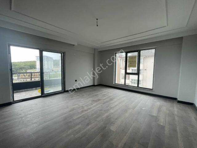 Truva / Onur Gündüzcü'den Havuzlu Sitede Kiralık 2+1 Daire