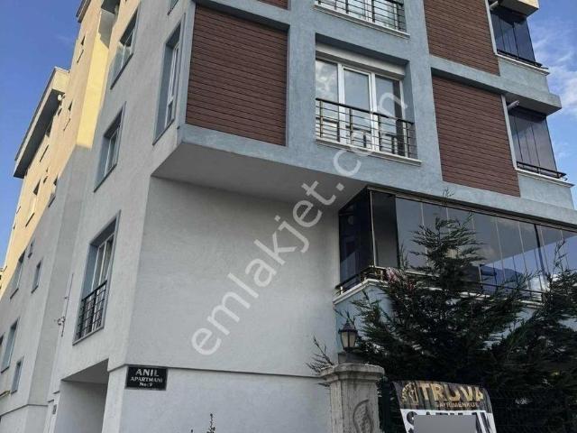 Truva / Onur Gündüzcü'den Salon Mutfak Ayrı 2+1 Daire