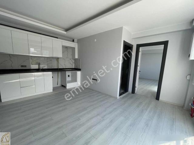 Truva / Onur Gündüzcü'den Ulaşıma Yakın Geniş Sıfır 1+1 Daire