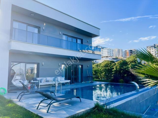 Truva / Onur'dan Isıtmalı Havuzlu, Deniz Manzaralı Lüks Villa