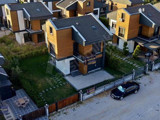 TRUVA SİTESİNDE 290 M ARSA İÇİNDE 5+1 DENİZ & MERKEZ YANINDA