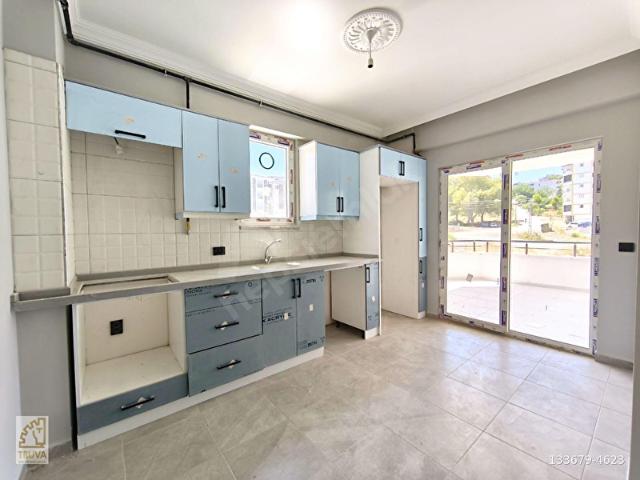TRUVANAZIM DEMİRCİ'DEN İLKADIM KIRAN SATILIK TAKASLI 2+1 DAİRE