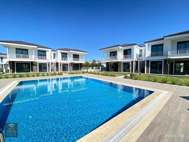 TRUVA'DAN HAVUZLU SİTE İÇERİSİNDE SATILIK SIFIR 3+1 VİLLA
