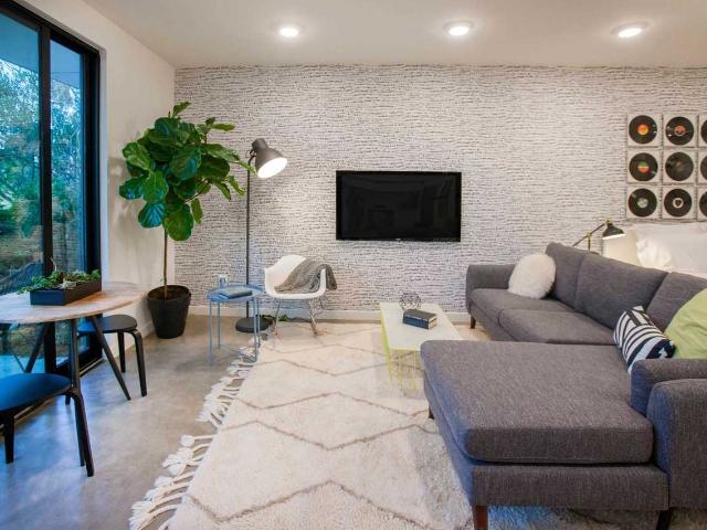 Truax Lofts Studio Apartment for Rent at 2517 Union St, San Diego, CA 92101 Park West