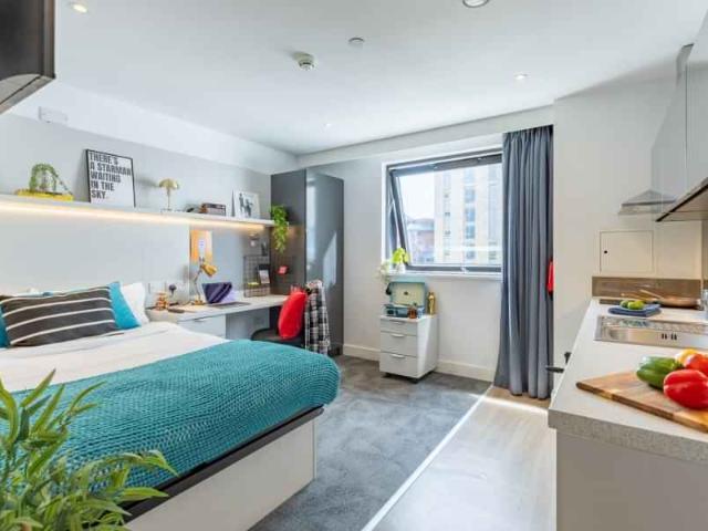 True Manchester Salford, Salford Has an Apartment