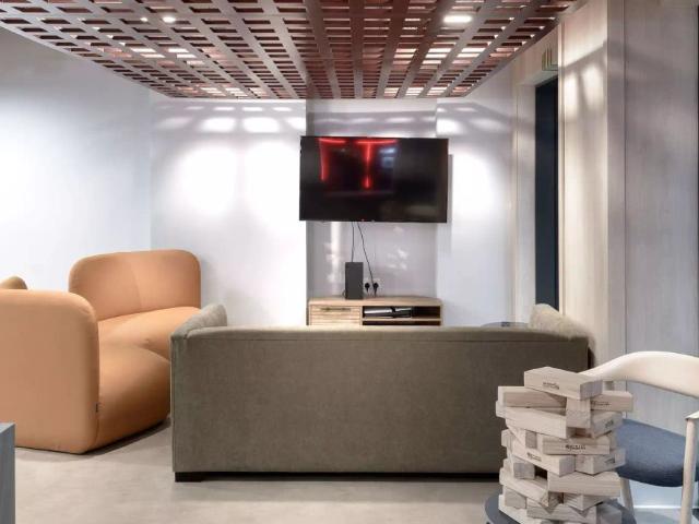 True Sky Studio Plus
