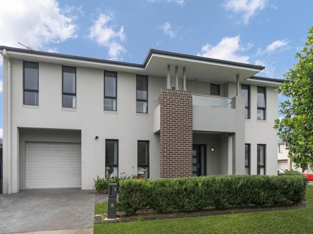 True 5 Bedroom with Complete Accommodation Downstairs