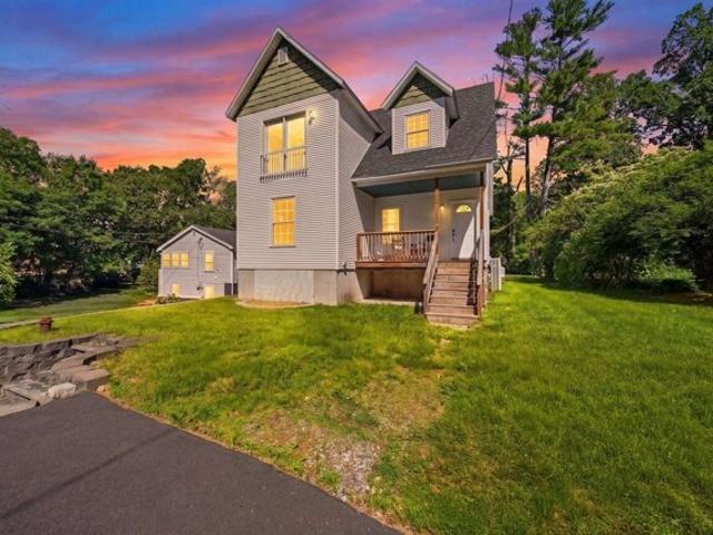 Trues Pkwy, Sandown, Home For Sale