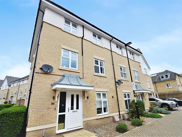 Truesdales, Ickenham UB10, 4 bed semi detached house to rent, £3,800 pcm | PrimeLocation