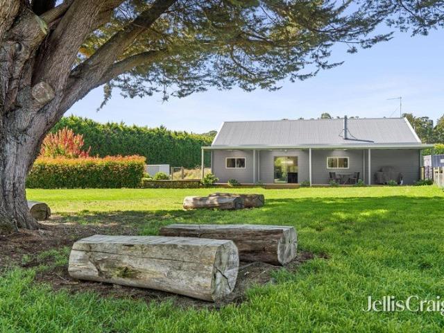 Truffle Treasures with lifestyle appeal on 10 acres with agribuniness Potential