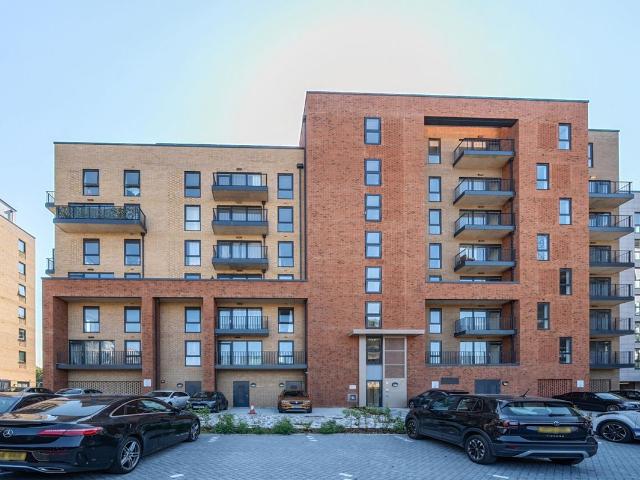 Truman Way, Dartford DA1, 2 bed flat to rent, £1,850 pcm | PrimeLocation