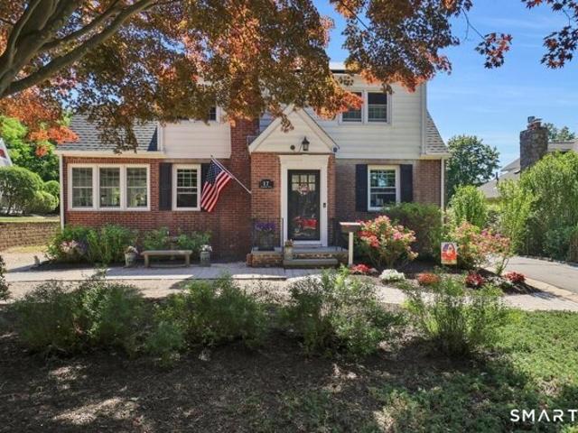 Trumbull Pl, North Haven, Home For Sale