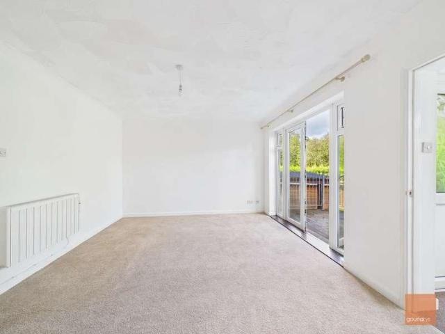 Truro, Bedroom Home With Garage And Garen Close To The City, TR1