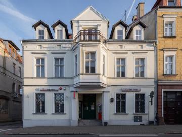 Na sprzedaż obiekt biurowo usługowy 1503 m2 w centrum Trzebiatowa