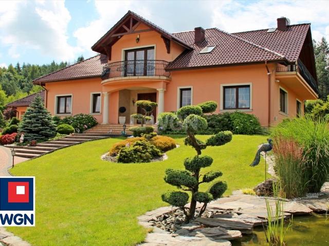 Do sprzedania luksusowa rezydencja 429 m² z basenem i ogrodem