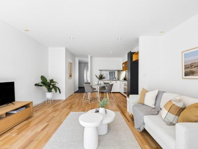 Two balconies, exceptional space, brilliant bayside living